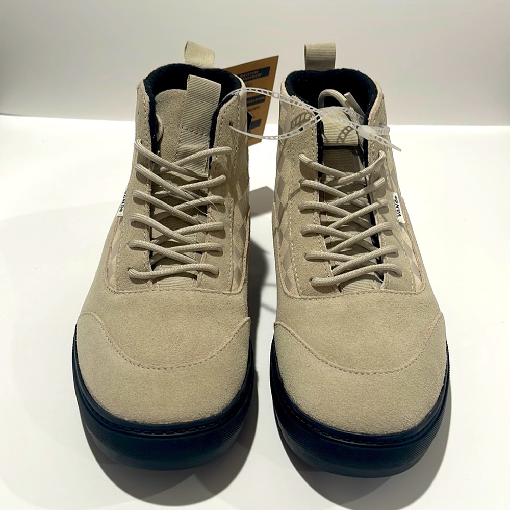 VANS WOMENS MTE TAN WARM BOOTS size 6 NWT